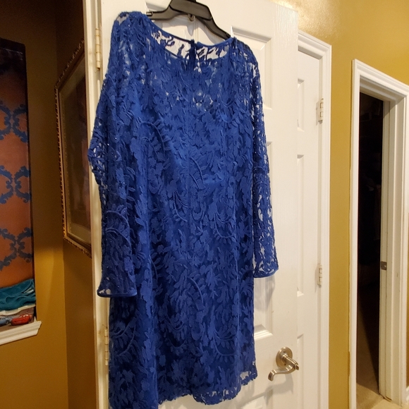 Dress - Picture 2 of 7